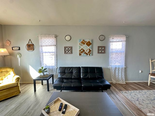 1418 S 11TH Street, Pekin, IL 61554