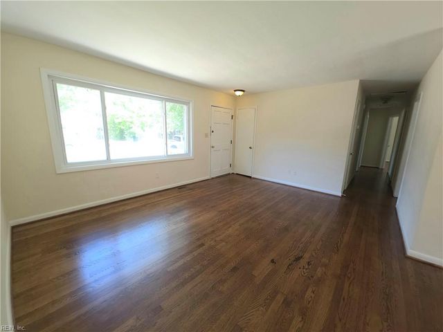 87 Kendall DR, Newport News, VA 23601
