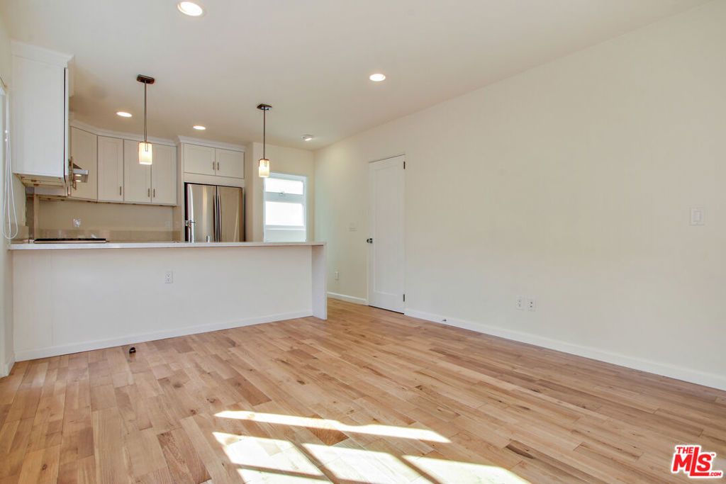 Image 15 of property listing at 836 Hilldale Avenue, West Hollywood, CA 90069