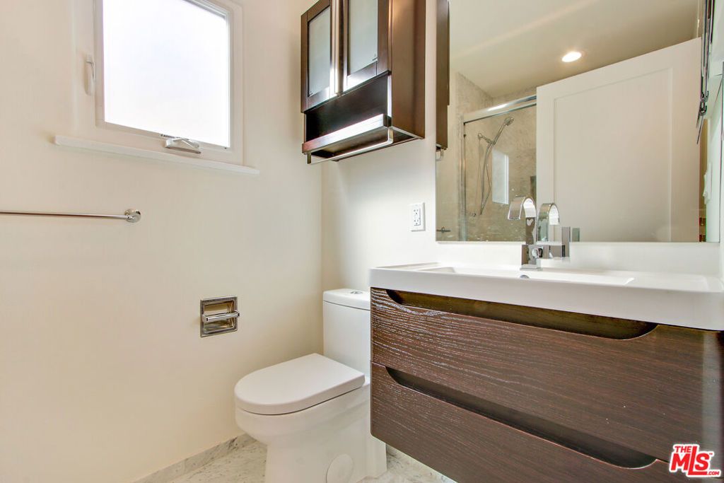 Image 20 of property listing at 836 Hilldale Avenue, West Hollywood, CA 90069