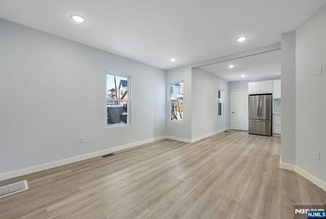 17 Mission Street 1, Montclair, NJ 07042