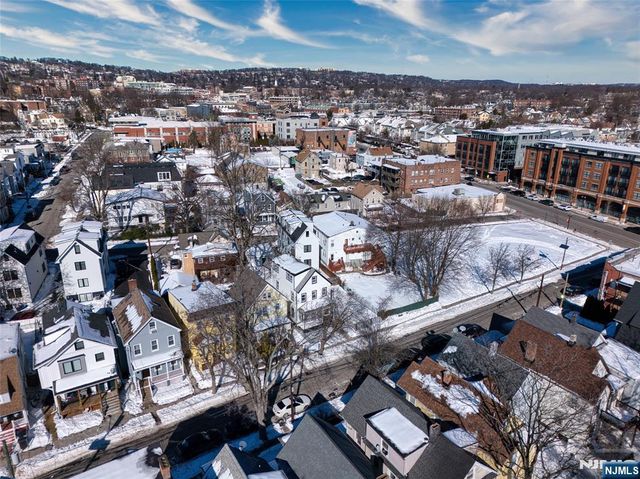 17 Mission Street 1, Montclair, NJ 07042