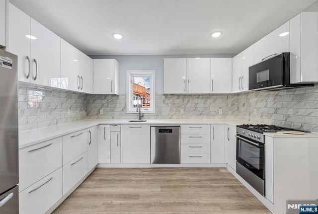 17 Mission Street 1, Montclair, NJ 07042
