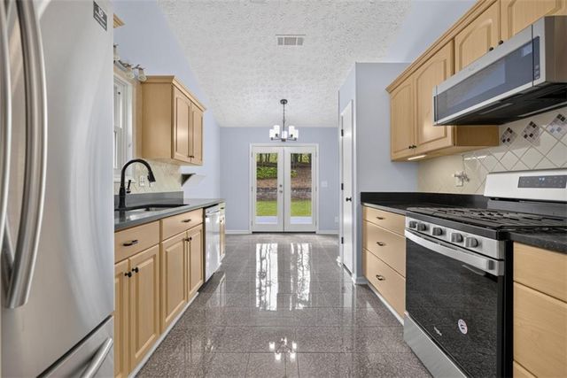 908 River Rock Drive, Woodstock, GA 30188