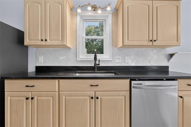 908 River Rock Drive, Woodstock, GA 30188