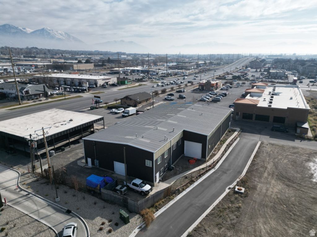 111 N GENEVA RD, Vineyard, UT 84059 — exterior