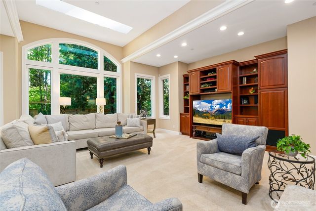 19930 170th Avenue NE, Woodinville, WA 98072