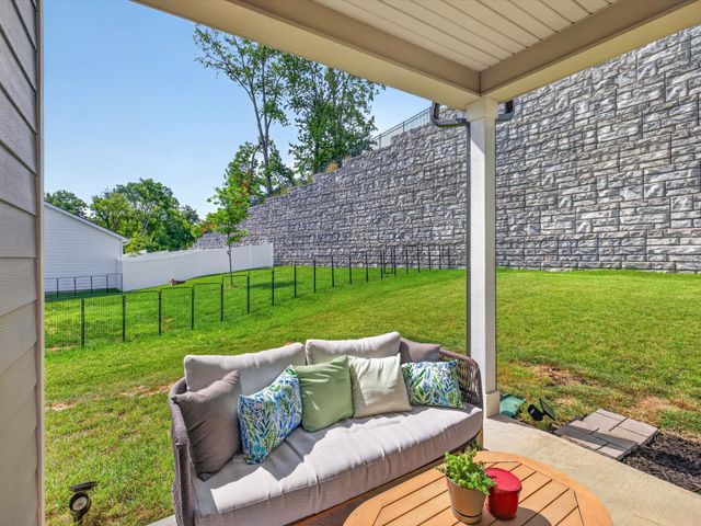7389 Blue Gable Rd, Hermitage, TN 37076