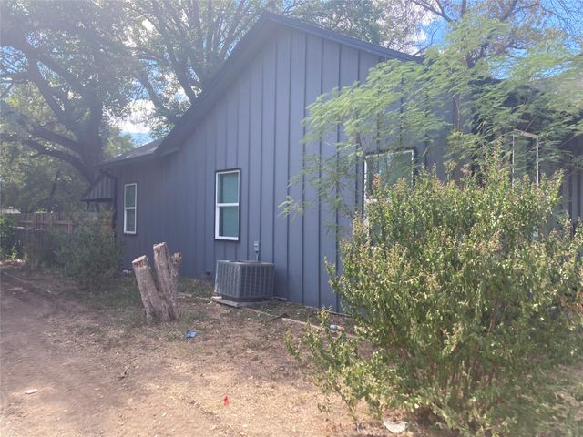 202 W Sayers Ave, San Antonio, TX 78214