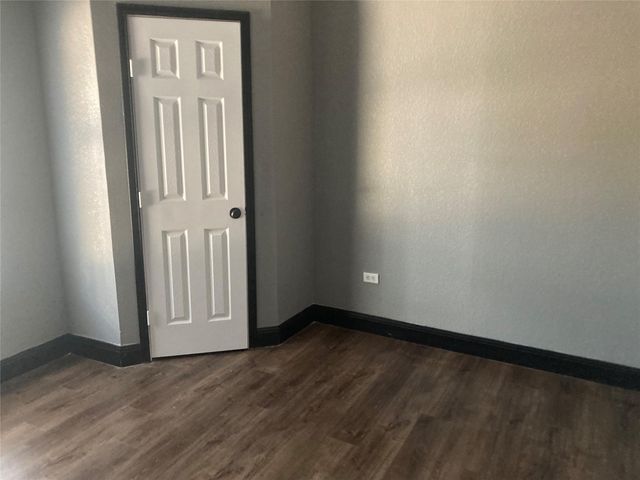 202 W Sayers Ave, San Antonio, TX 78214