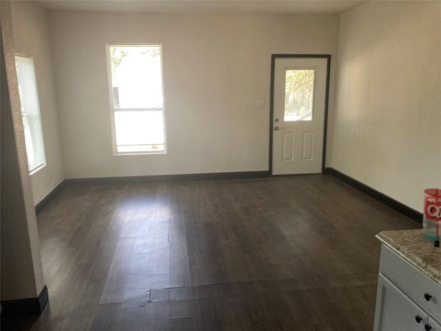 202 W Sayers Ave, San Antonio, TX 78214