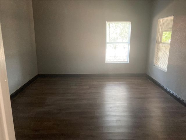 202 W Sayers Ave, San Antonio, TX 78214