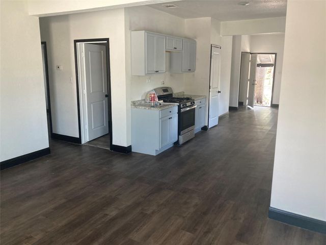 202 W Sayers Ave, San Antonio, TX 78214