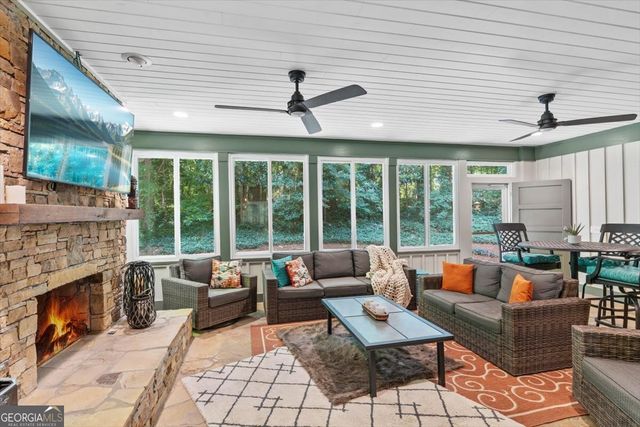 682 Austin Drive SE, Smyrna, GA 30082