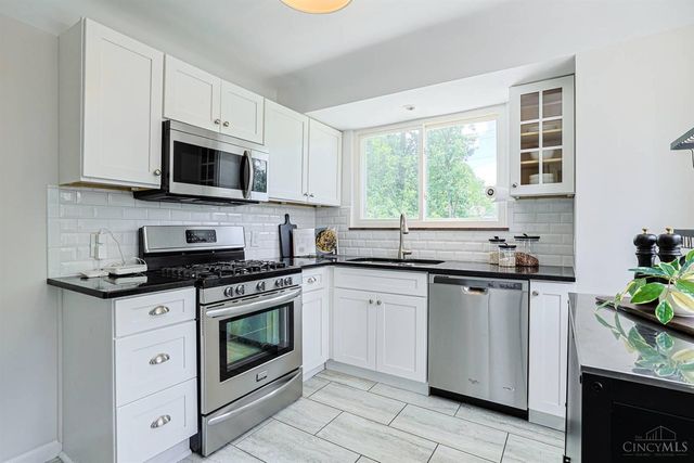 6738 Hampton Drive, Silverton, OH 45236