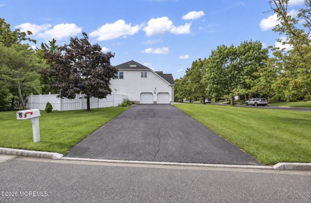 5 Shinnecock Hills Drive, Ocean Twp, NJ 07712