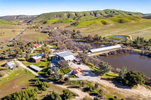 535 Calf Canyon Highway, Creston, CA 93432
