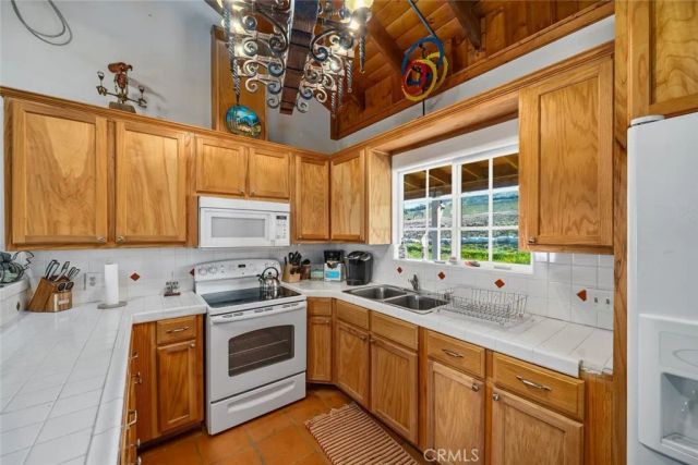 535 Calf Canyon Highway, Creston, CA 93432