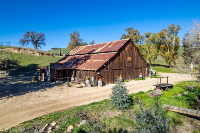535 Calf Canyon Highway, Creston, CA 93432