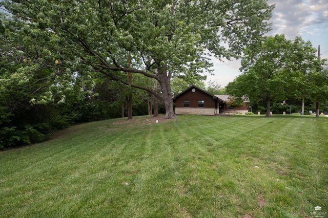 1001 Sycamore Lane, Manhattan, KS 66502