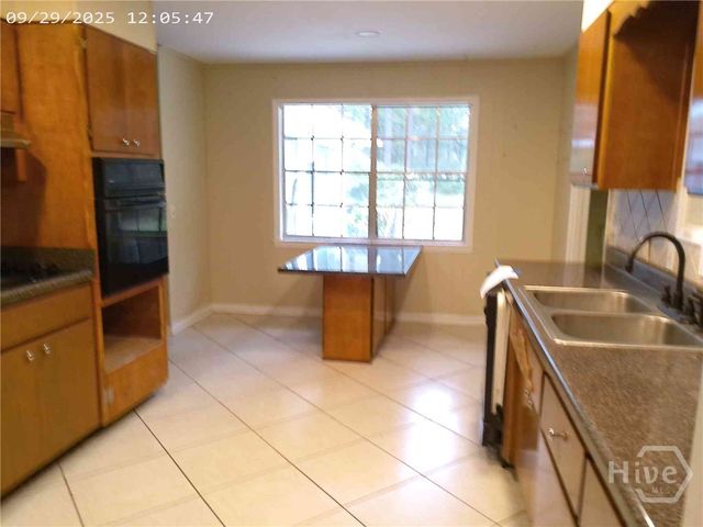 301 Lakeview Drive, Hinesville, GA 31313