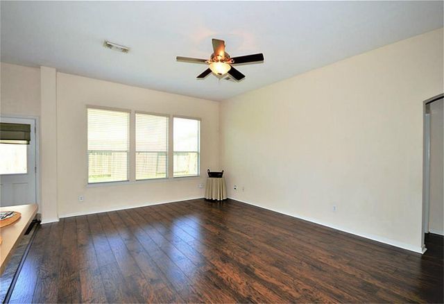 2608 Courtyard Lane, Pearland, TX 77584