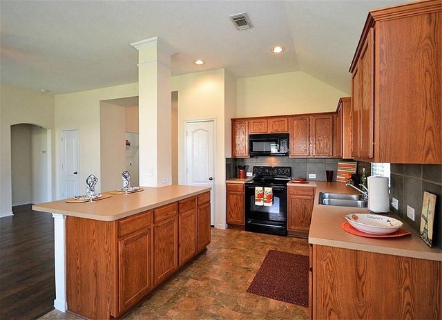 2608 Courtyard Lane, Pearland, TX 77584