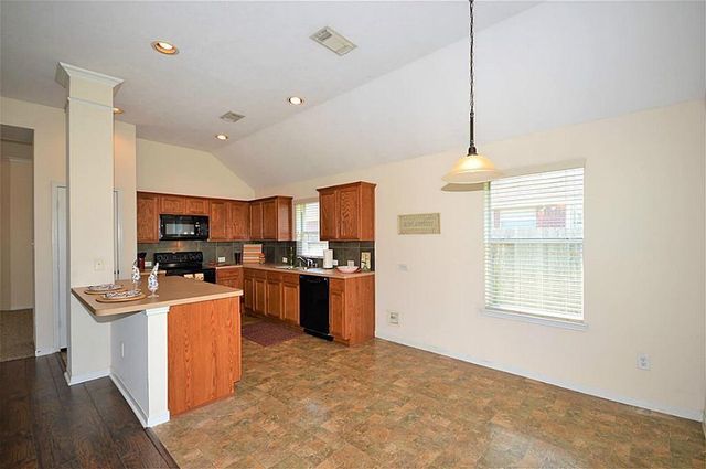 2608 Courtyard Lane, Pearland, TX 77584