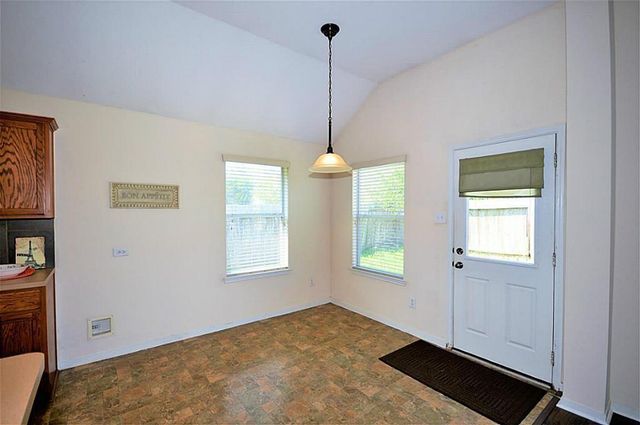 2608 Courtyard Lane, Pearland, TX 77584
