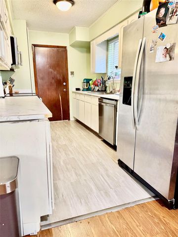 362 Bending Oaks Lane, Livingston, TX 77351