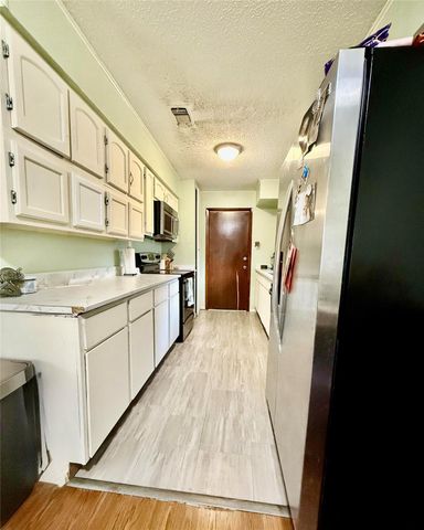 362 Bending Oaks Lane, Livingston, TX 77351