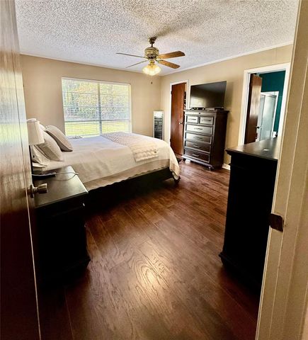 362 Bending Oaks Lane, Livingston, TX 77351