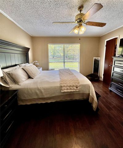 362 Bending Oaks Lane, Livingston, TX 77351