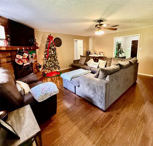 362 Bending Oaks Lane, Livingston, TX 77351