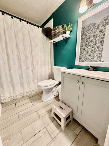 362 Bending Oaks Lane, Livingston, TX 77351