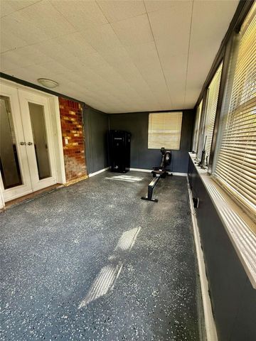 362 Bending Oaks Lane, Livingston, TX 77351