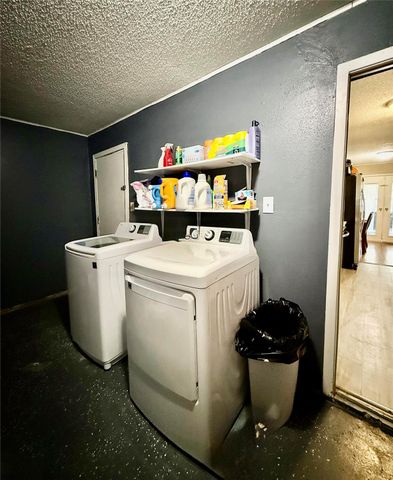 362 Bending Oaks Lane, Livingston, TX 77351