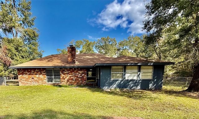362 Bending Oaks Lane, Livingston, TX 77351