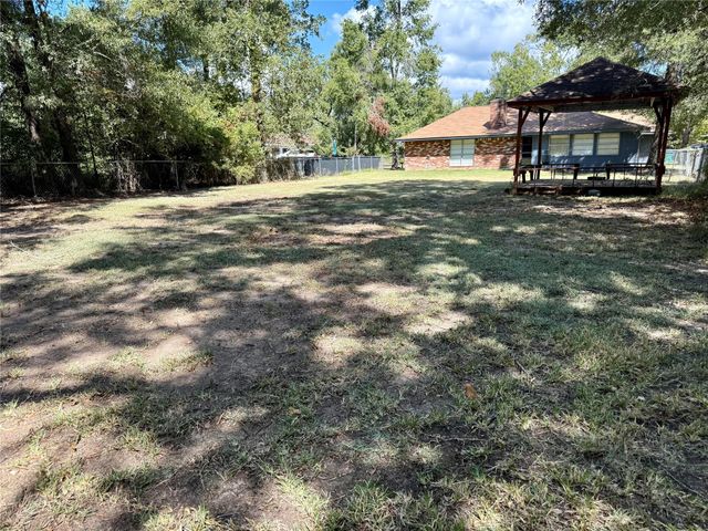 362 Bending Oaks Lane, Livingston, TX 77351