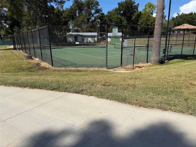 362 Bending Oaks Lane, Livingston, TX 77351