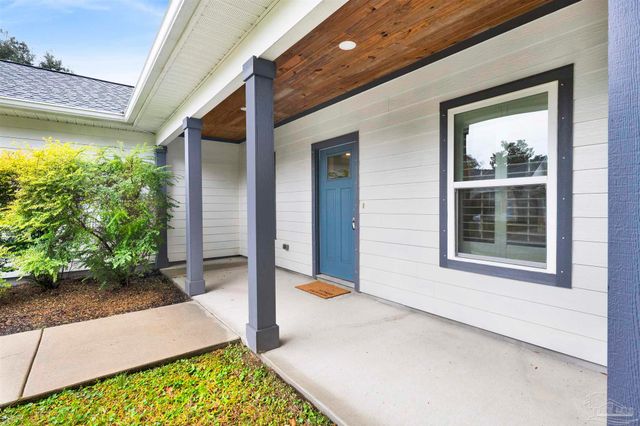 5904 N Bay Point Dr, Pensacola, FL 32507