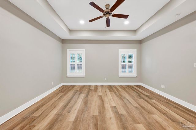 5904 N Bay Point Dr, Pensacola, FL 32507