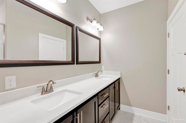 5904 N Bay Point Dr, Pensacola, FL 32507