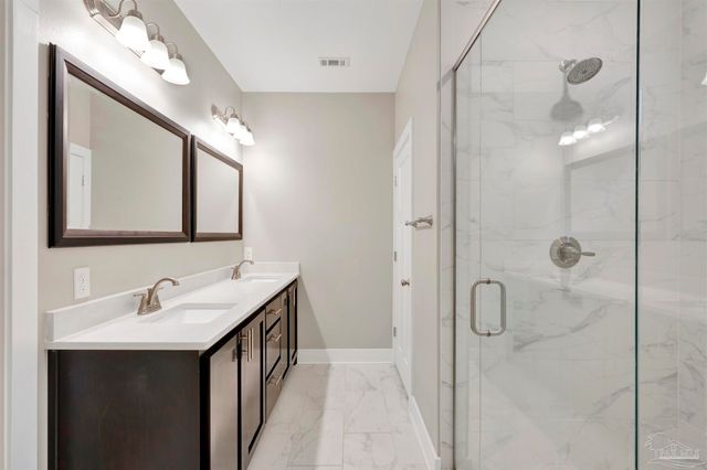 5904 N Bay Point Dr, Pensacola, FL 32507