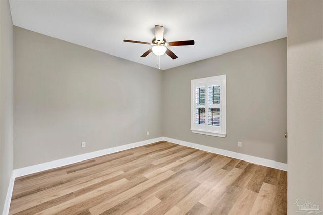 5904 N Bay Point Dr, Pensacola, FL 32507