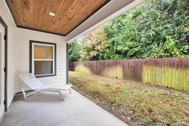 5904 N Bay Point Dr, Pensacola, FL 32507