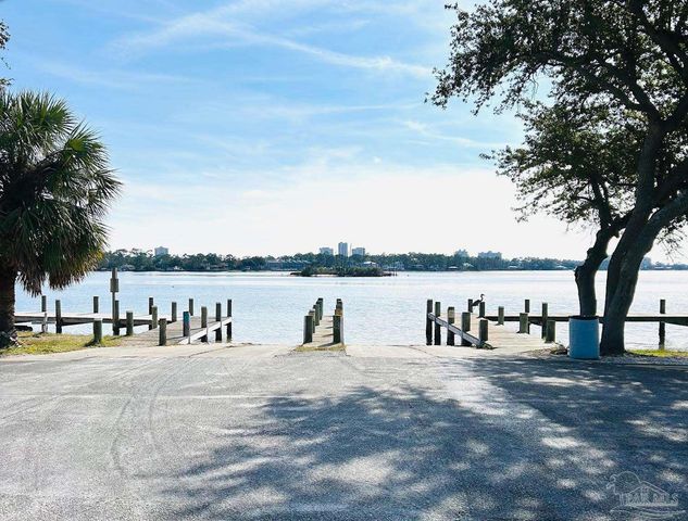 5904 N Bay Point Dr, Pensacola, FL 32507