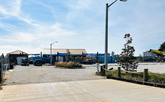 5904 N Bay Point Dr, Pensacola, FL 32507