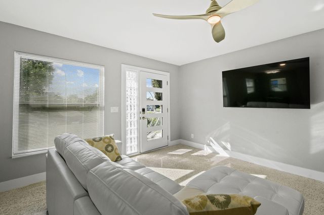 1004 Stillwater Drive, Jupiter, FL 33458