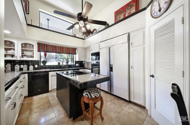 5805 Kings Canyon Drive, Bakersfield, CA 93306